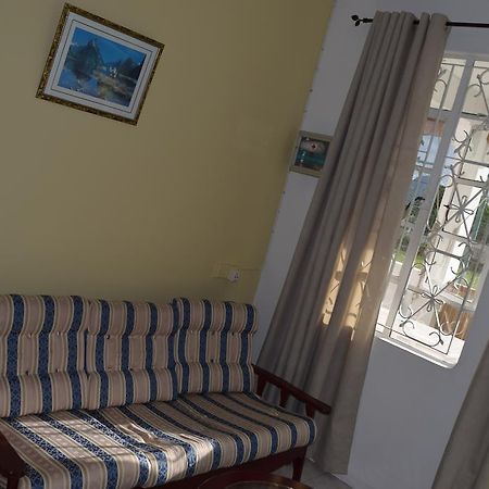 Mauri Holidays 'Budgeted Apartment' La Gaulette Habitación foto