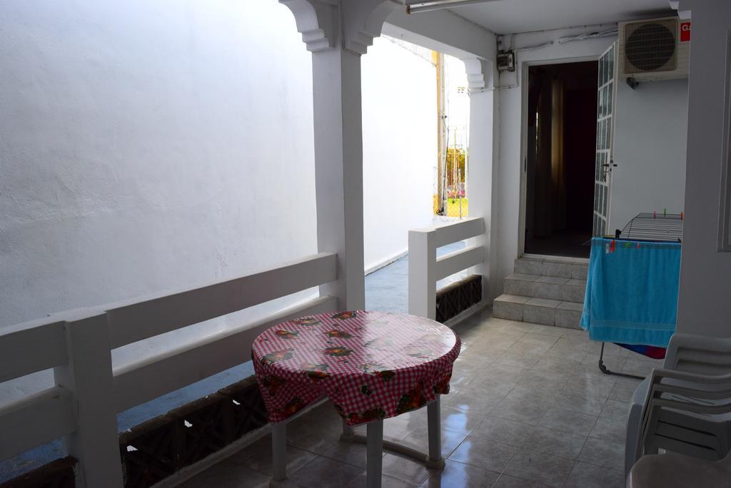 Mauri Holidays 'Budgeted Apartment' La Gaulette Habitación foto