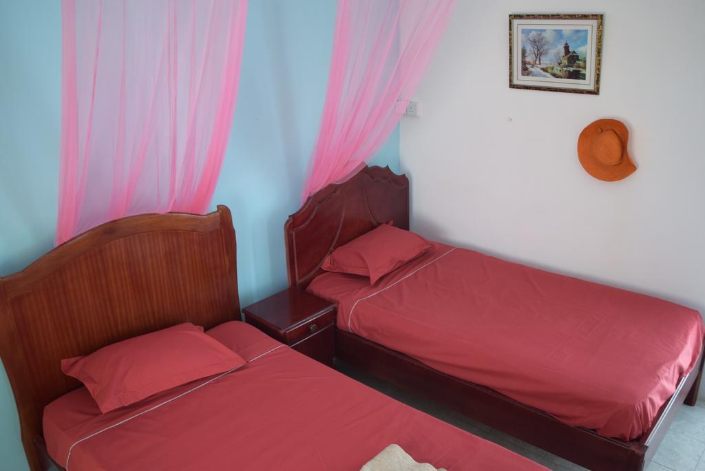 Mauri Holidays 'Budgeted Apartment' La Gaulette Habitación foto