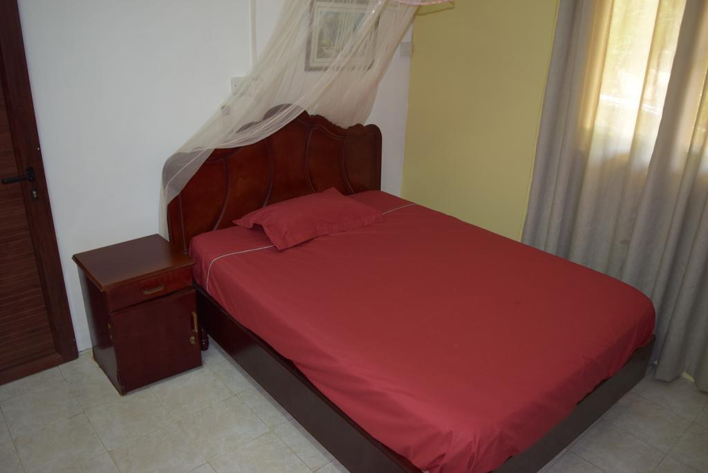 Mauri Holidays 'Budgeted Apartment' La Gaulette Habitación foto